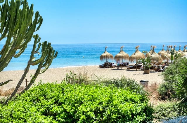 2 chambre Appartement à vendre à Costalita, Estepona avec piscine garage - 1 490 000 € (Ref: 9672083)