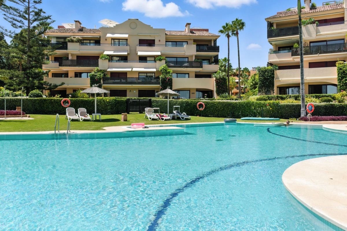 2 bedroom Apartment for sale in Costalita with pool garage - € 1,490,000 (Ref: 9672083)