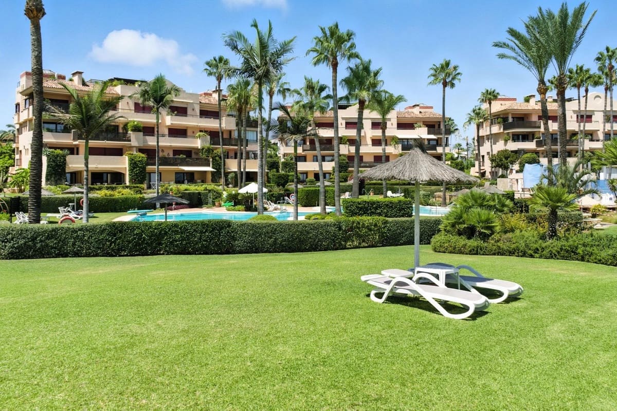 2 bedroom Apartment for sale in Costalita with pool garage - € 1,490,000 (Ref: 9672083)