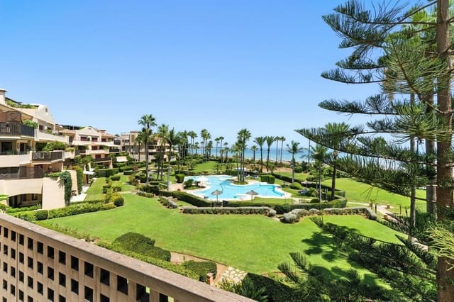 Apartamento de 2 habitaciones en Costalita, Estepona en venta con piscina garaje - 1.490.000 € (Ref: 9672083)