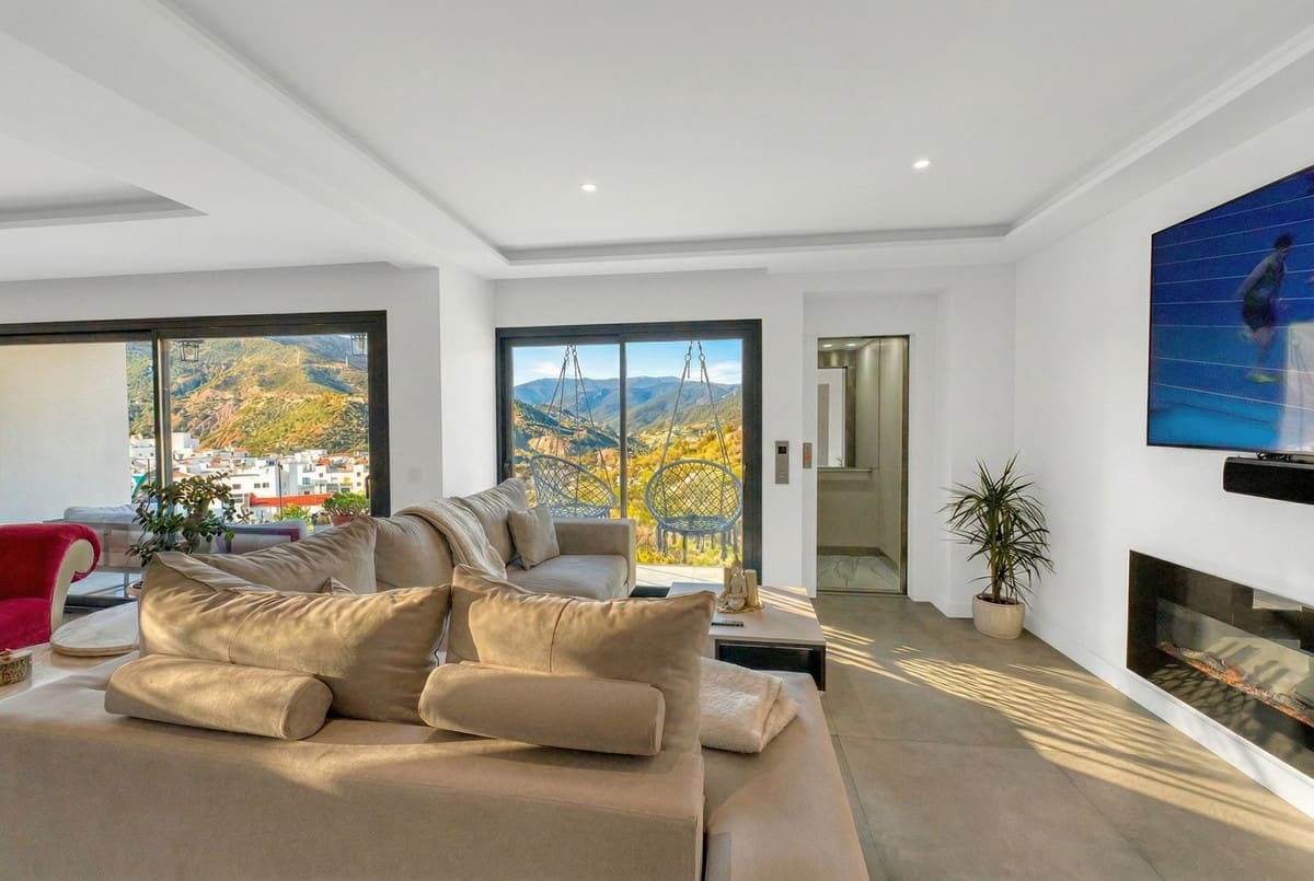 4 bedroom Villa for sale in Istan - € 1,490,000 (Ref: 9681428)