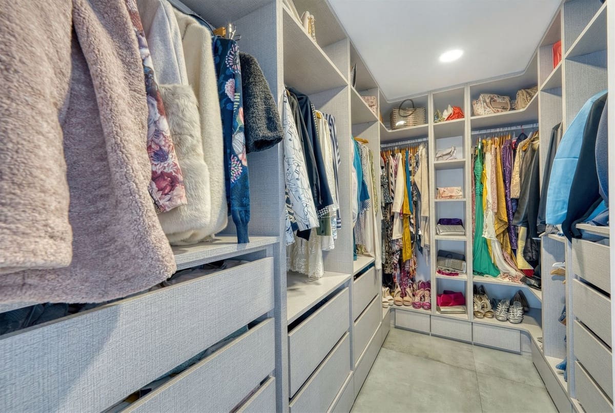 4 bedroom Villa for sale in Istan - € 1,490,000 (Ref: 9681428)