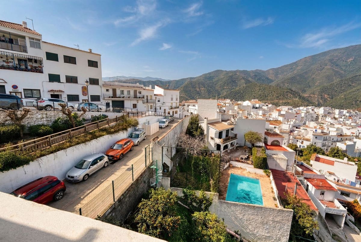 4 bedroom Villa for sale in Istan - € 1,490,000 (Ref: 9681428)