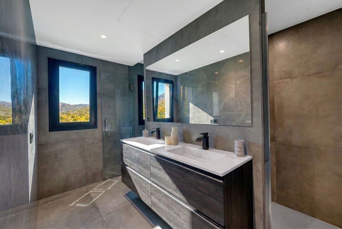 4 bedroom Villa for sale in Istan - € 1,490,000 (Ref: 9681428)