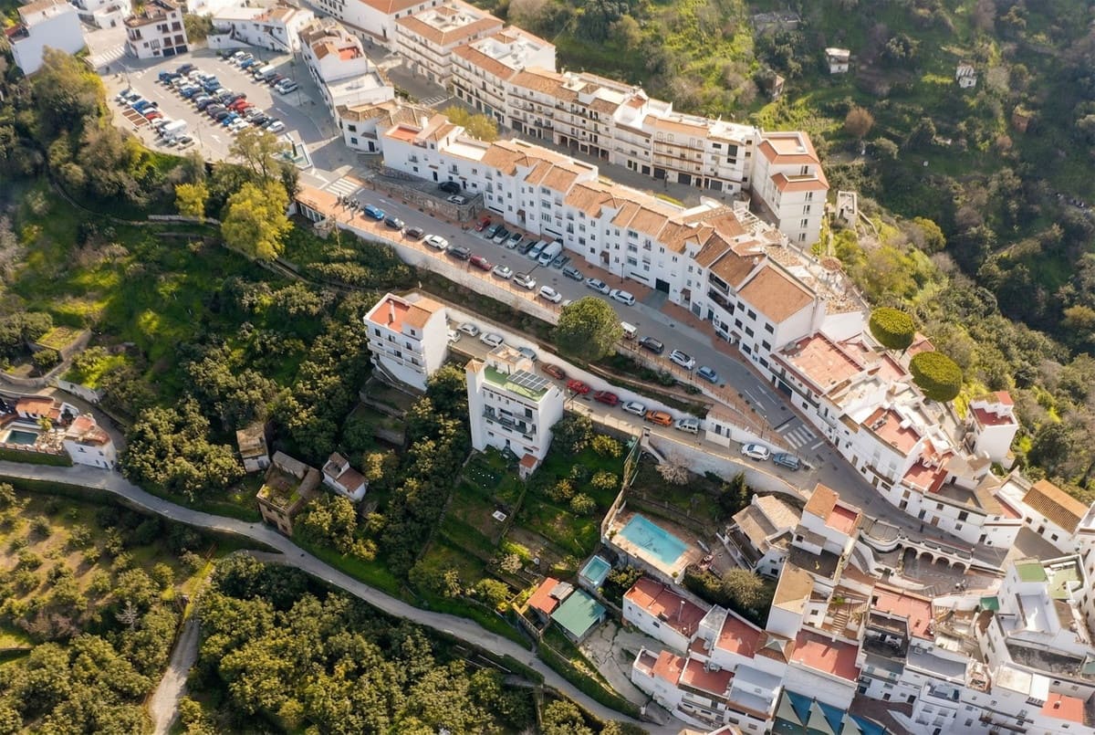 4 bedroom Villa for sale in Istan - € 1,490,000 (Ref: 9681428)