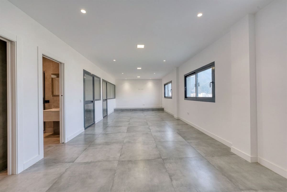 4 quarto Moradia para venda em Istan - 1 490 000 € (Ref: 9681428)