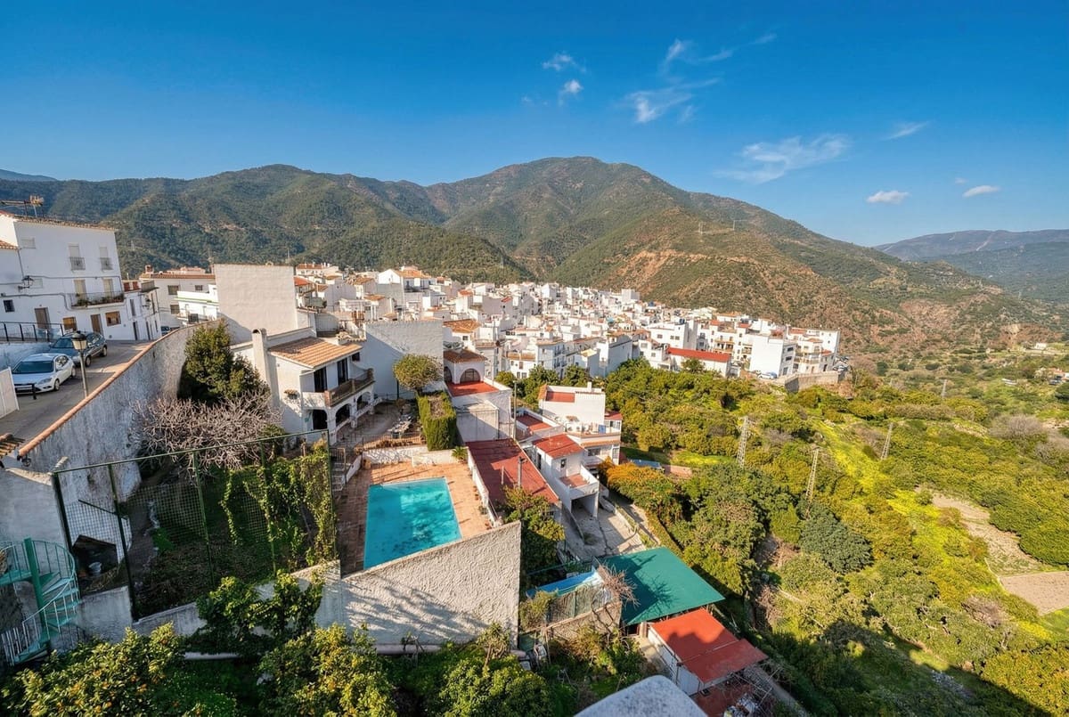 4 quarto Moradia para venda em Istan - 1 490 000 € (Ref: 9681428)