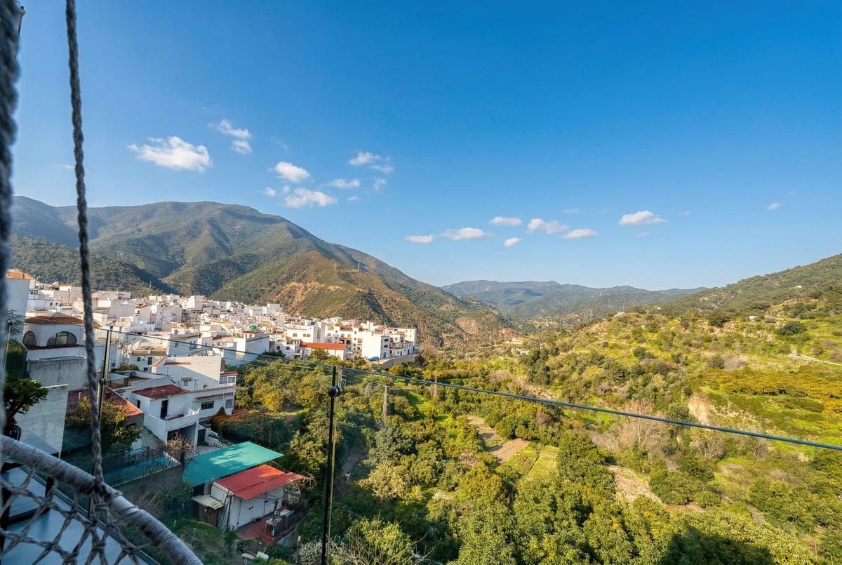 4 quarto Moradia para venda em Istan - 1 490 000 € (Ref: 9681428)