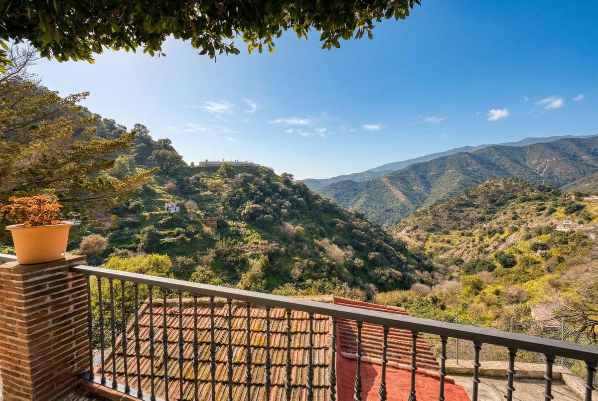 4 quarto Moradia para venda em Istan - 1 490 000 € (Ref: 9681428)