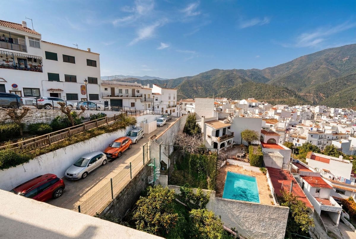 4 quarto Moradia para venda em Istan - 1 490 000 € (Ref: 9681428)