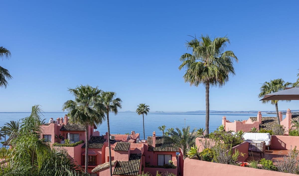 3 bedroom Apartment for sale in New Golden Mile with pool garage - € 2,995,000 (Ref: 9687458)