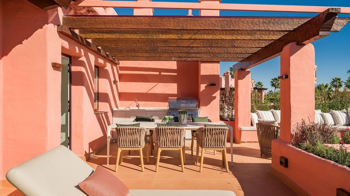 3 bedroom Apartment for sale in New Golden Mile with pool garage - € 2,995,000 (Ref: 9687458)