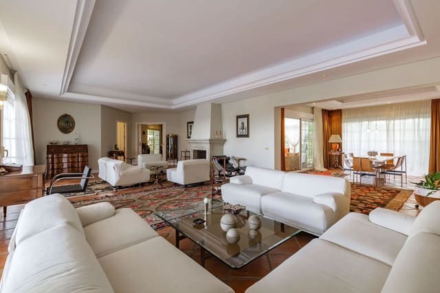 5 soveværelse Villa til salg i El Rosario, Marbella med swimmingpool garage - € 3.250.000 (Ref: 9694322)