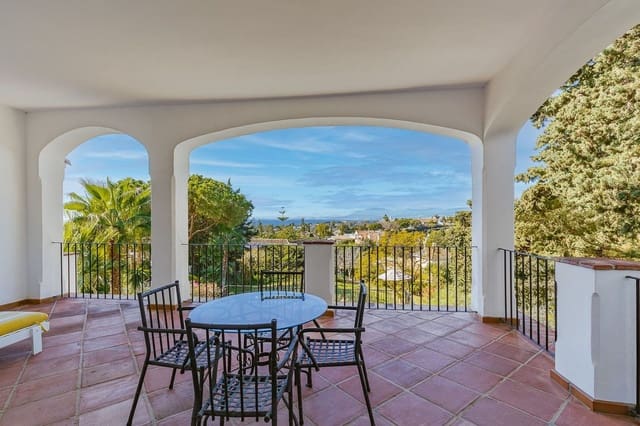 5 soveværelse Villa til salg i El Rosario, Marbella med swimmingpool garage - € 3.250.000 (Ref: 9694322)