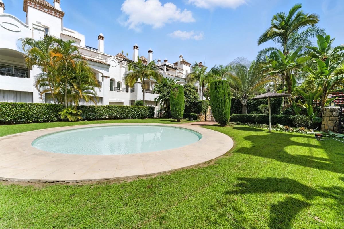4 makuuhuone Huoneisto vuokrattavana paikassa Marbella mukana uima-altaan 
autotalli - 8 000 € (Ref: 9719398)