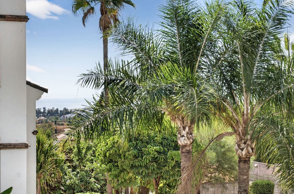 4 bedroom Apartment for sale in Marbella with pool garage - € 1,750,000 (Ref: 9735253)