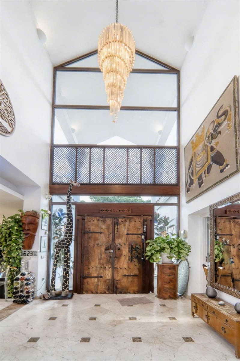 3 bedroom Villa for sale in New Golden Mile with pool garage - € 2,950,000 (Ref: 9747741)