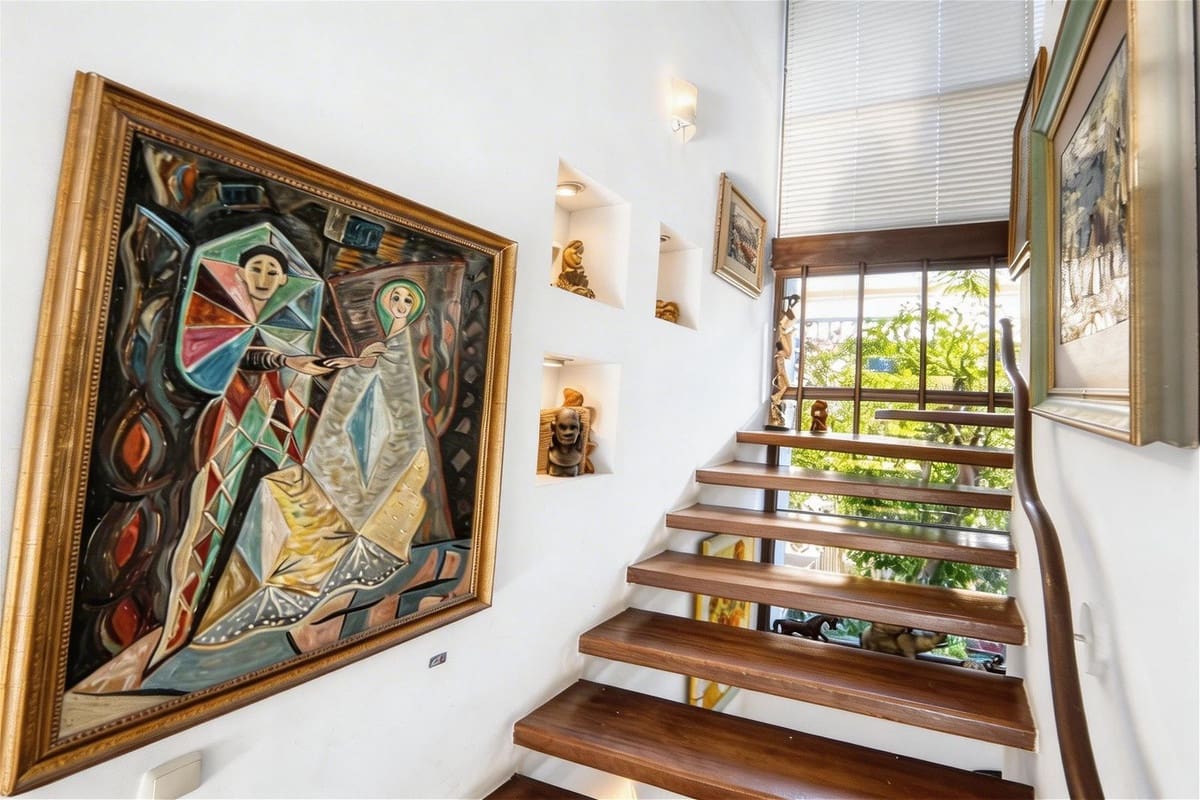 4 Zimmer Villa zu verkaufen in New Golden Mile mit Pool Garage - 2.950.000 € (Ref: 9747741)