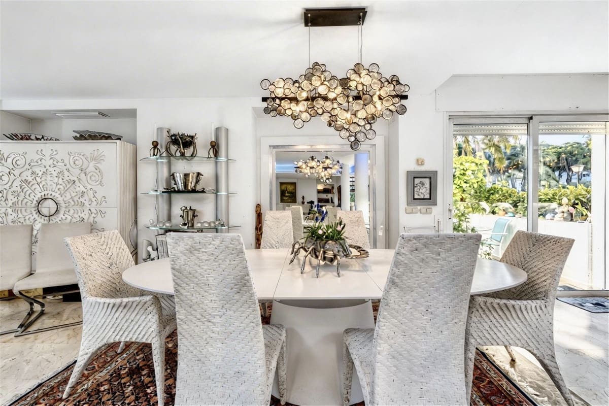 4 Zimmer Villa zu verkaufen in New Golden Mile mit Pool Garage - 2.950.000 € (Ref: 9747741)