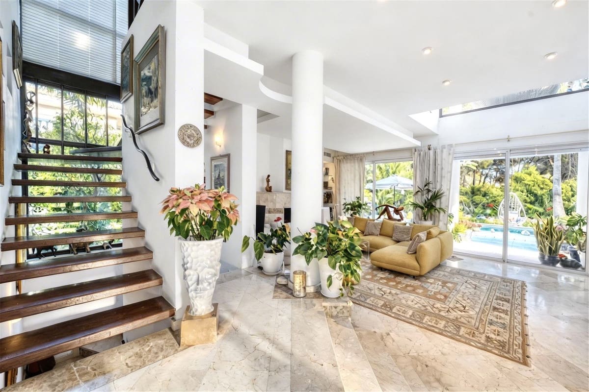 4 Zimmer Villa zu verkaufen in New Golden Mile mit Pool Garage - 2.950.000 € (Ref: 9747741)