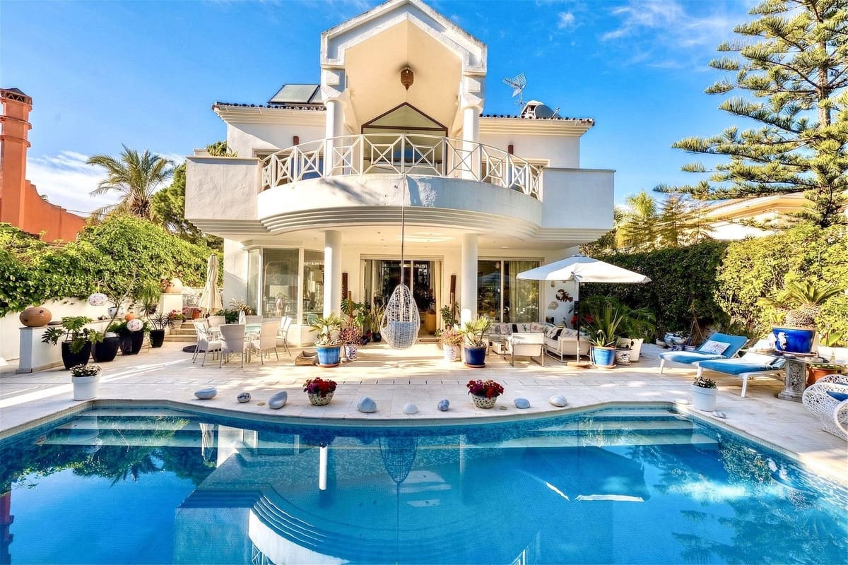 4 Zimmer Villa zu verkaufen in New Golden Mile mit Pool Garage - 2.950.000 € (Ref: 9747741)