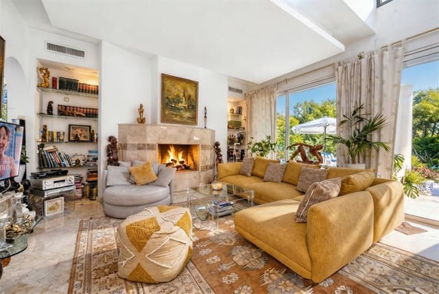 Chalet de 4 habitaciones en New Golden Mile, Estepona en venta con piscina garaje - 2.950.000 € (Ref: 9747741)