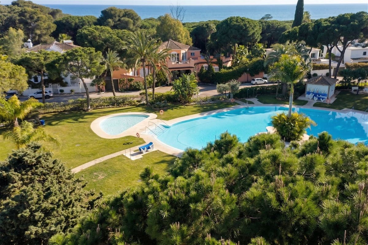 4 Zimmer Villa zu verkaufen in New Golden Mile mit Pool Garage - 2.950.000 € (Ref: 9747741)