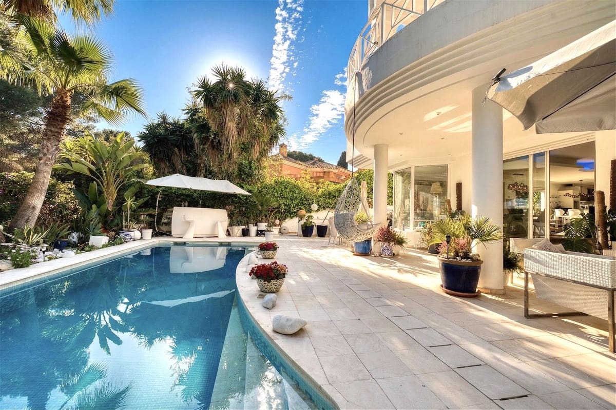 4 Zimmer Villa zu verkaufen in New Golden Mile mit Pool Garage - 2.950.000 € (Ref: 9747741)