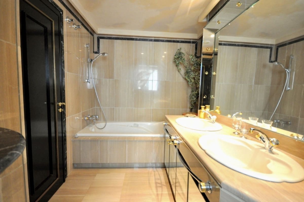 3 sovrum Lägenhet för semesterbostäder i Golden Mile med pool garage - 7 000 € (Ref: 9751507)