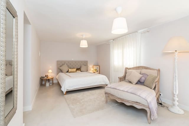 Chalet de 5 habitaciones en San Pedro de Alcantara, Marbella en venta con piscina garaje - 1.800.000 € (Ref: 9770869)