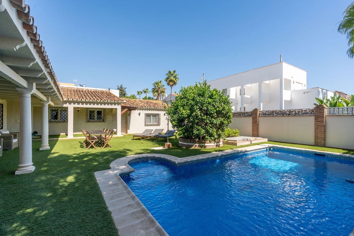 5 sovrum Villa till salu i San Pedro de Alcantara med pool garage - 1 800 000 € (Ref: 9770869)