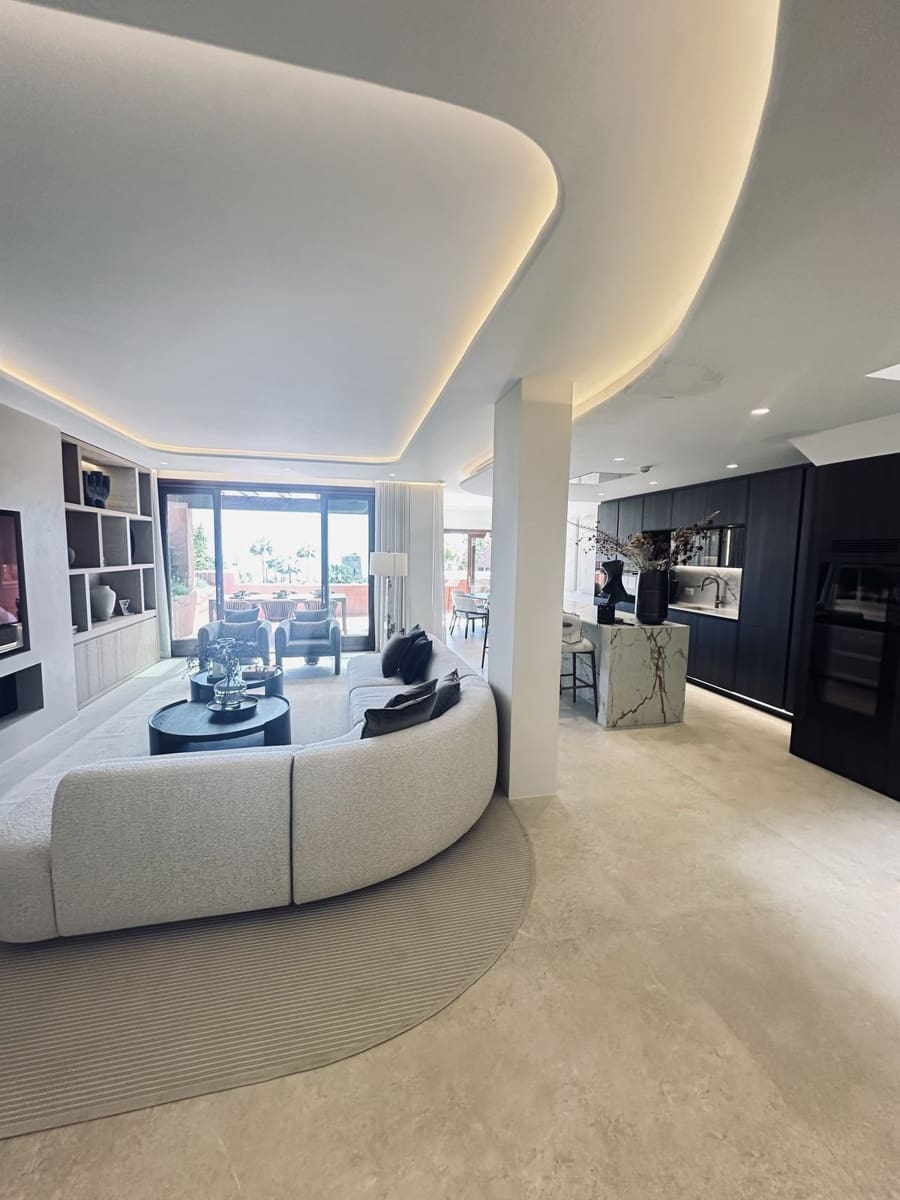 3 camera da letto Appartamento in vendita in New Golden Mile con piscina garage - 4.995.000 € (Rif: 9777730)