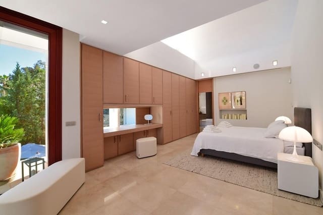 7 soverom Villa til salgs i Nueva Andalucia, Marbella med svømmebasseng - € 4 400 000 (Ref: 9777731)