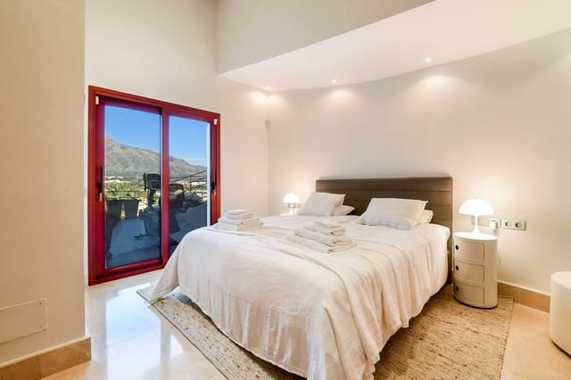 7 soverom Villa til salgs i Nueva Andalucia, Marbella med svømmebasseng - € 4 400 000 (Ref: 9777731)