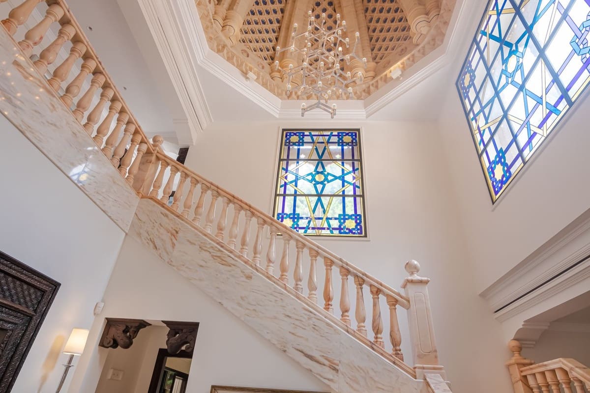 5 bedroom Villa for holiday rental in Marbella with pool - € 25,000 (Ref: 9807552)