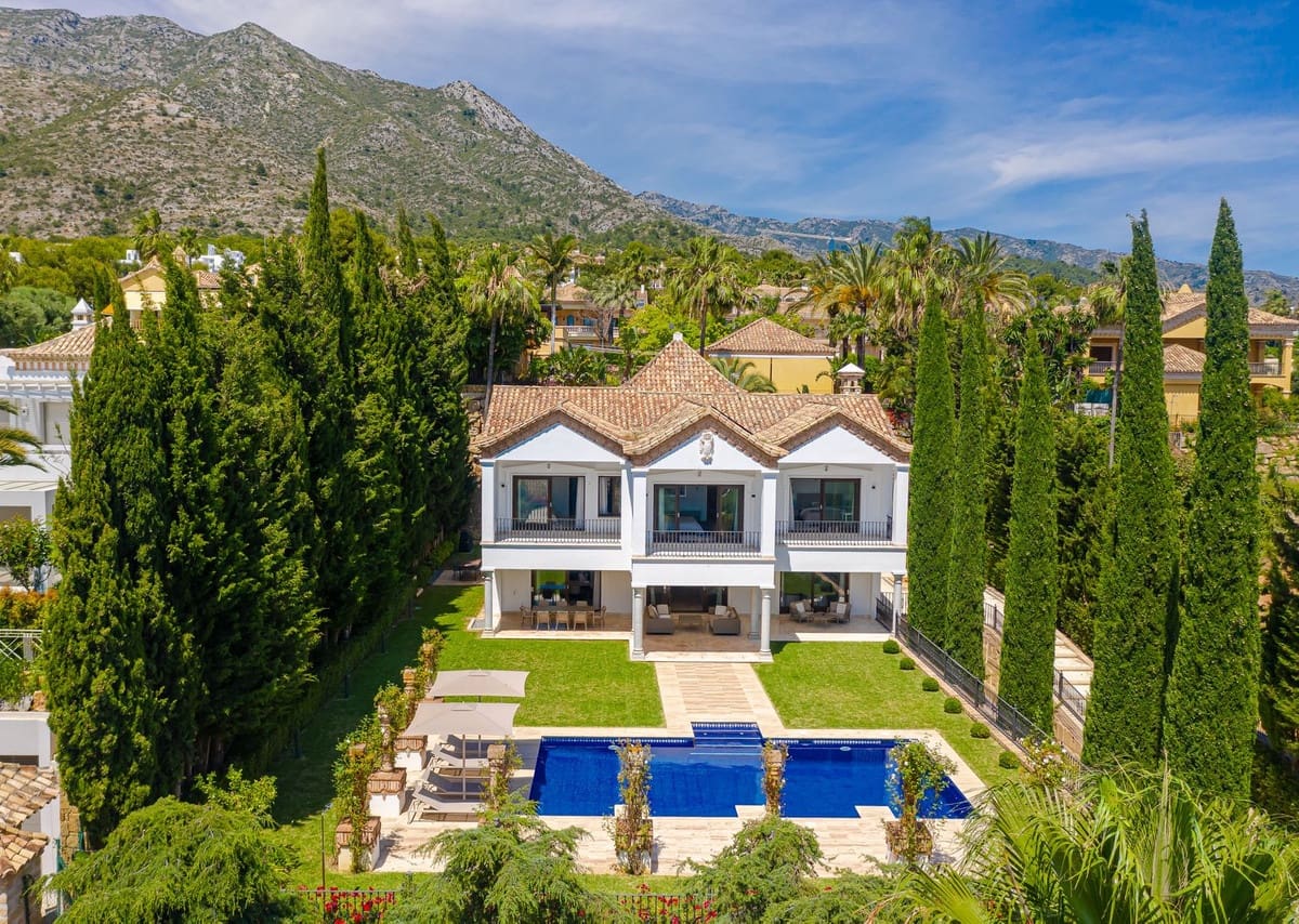 5 bedroom Villa for holiday rental in Marbella with pool - € 25,000 (Ref: 9807552)