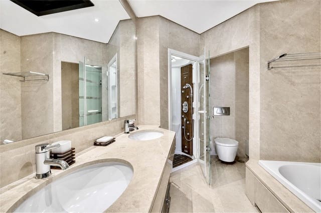 3 slaapkamer Penthouse te koop in Puerto Banus, Marbella met zwembad garage - € 3.500.000 (Ref: 9826344)
