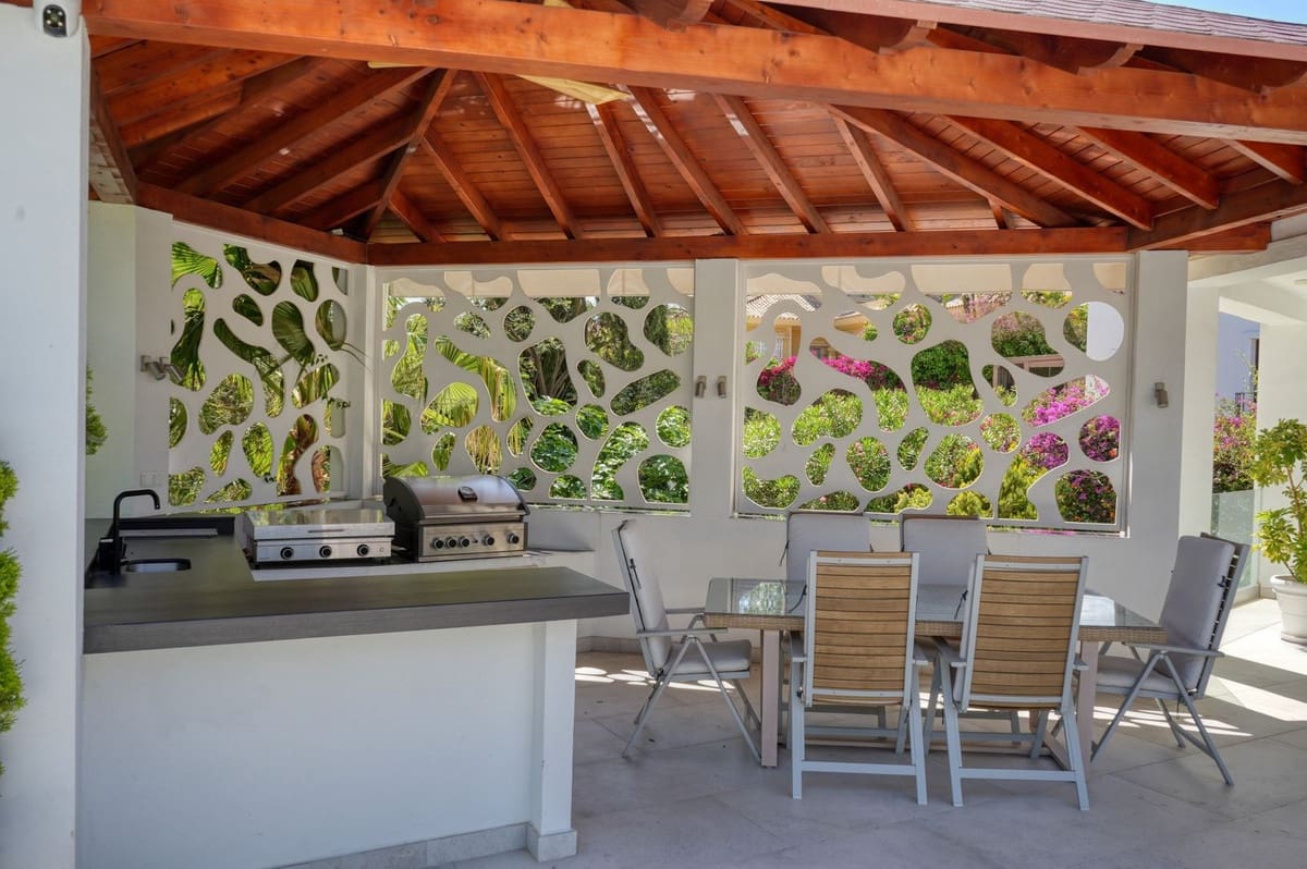 Chalet de 4 habitaciones en Benahavís en venta con piscina garaje - 2.950.000 € (Ref: 9854669)