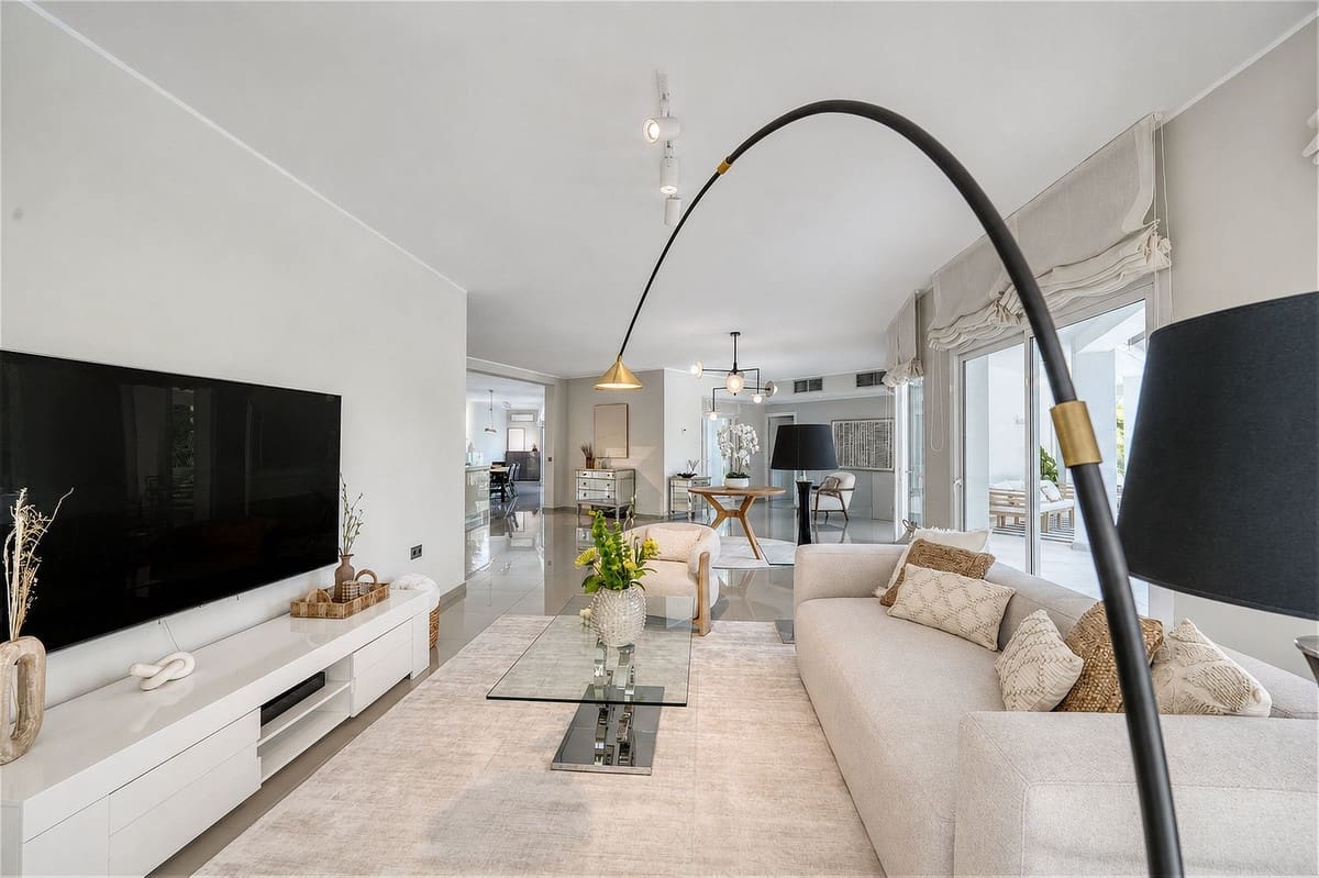 Chalet de 4 habitaciones en Benahavís en venta con piscina garaje - 2.950.000 € (Ref: 9854669)