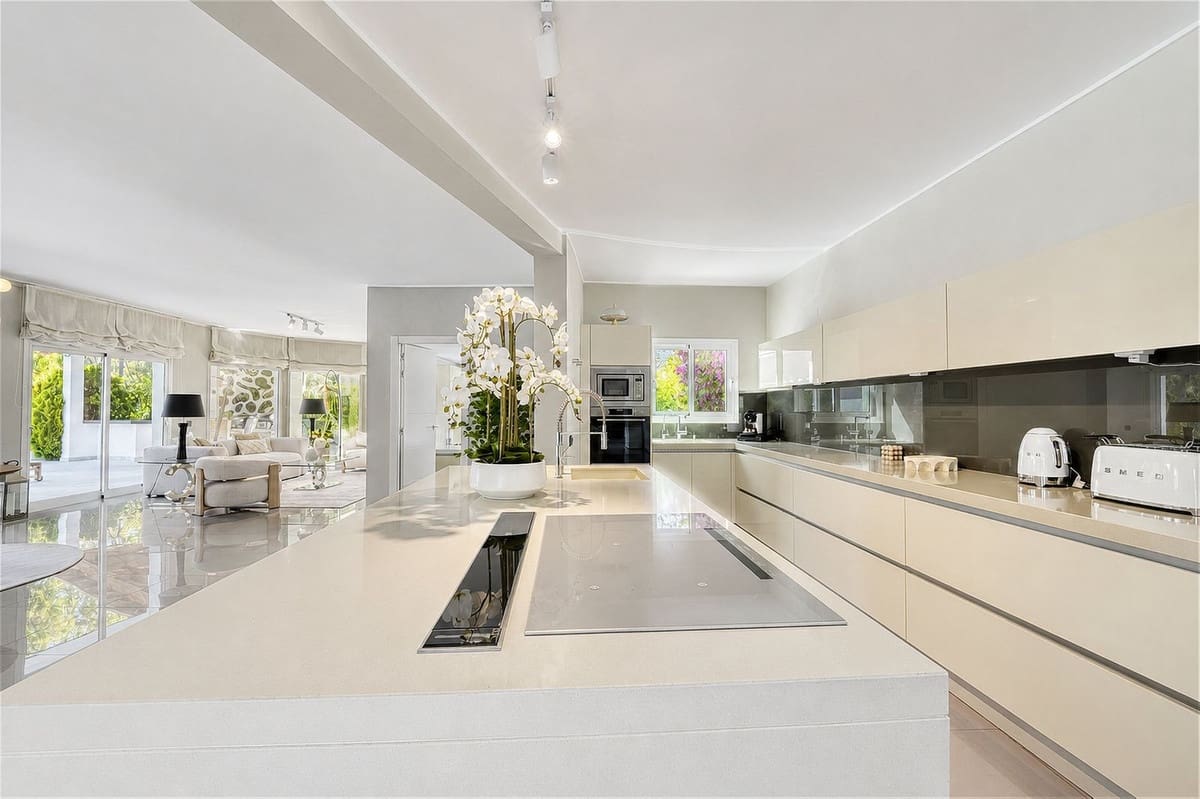 Chalet de 4 habitaciones en Benahavís en venta con piscina garaje - 2.950.000 € (Ref: 9854669)
