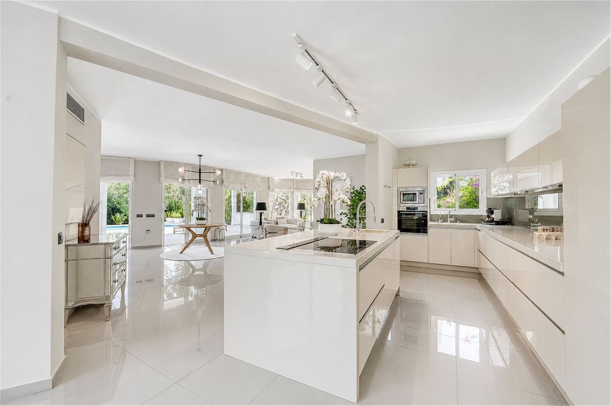 Chalet de 4 habitaciones en Benahavís en venta con piscina garaje - 2.950.000 € (Ref: 9854669)
