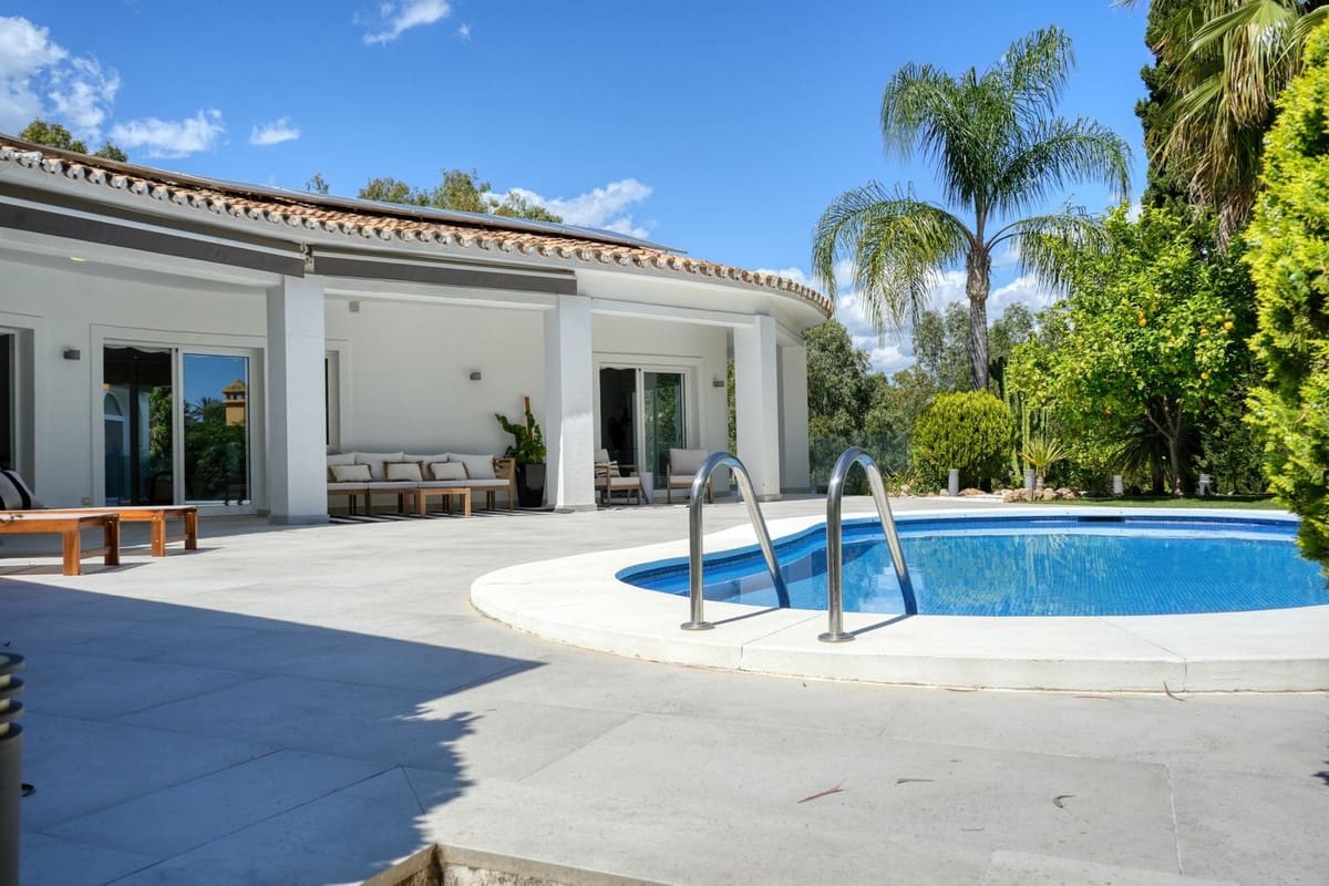 Chalet de 4 habitaciones en Benahavís en venta con piscina garaje - 2.950.000 € (Ref: 9854669)