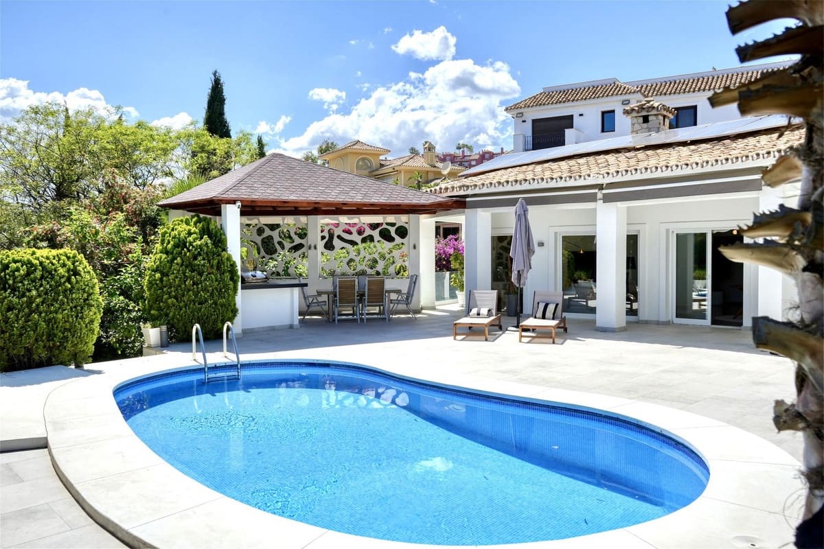 Chalet de 4 habitaciones en Benahavís en venta con piscina garaje - 2.950.000 € (Ref: 9854669)