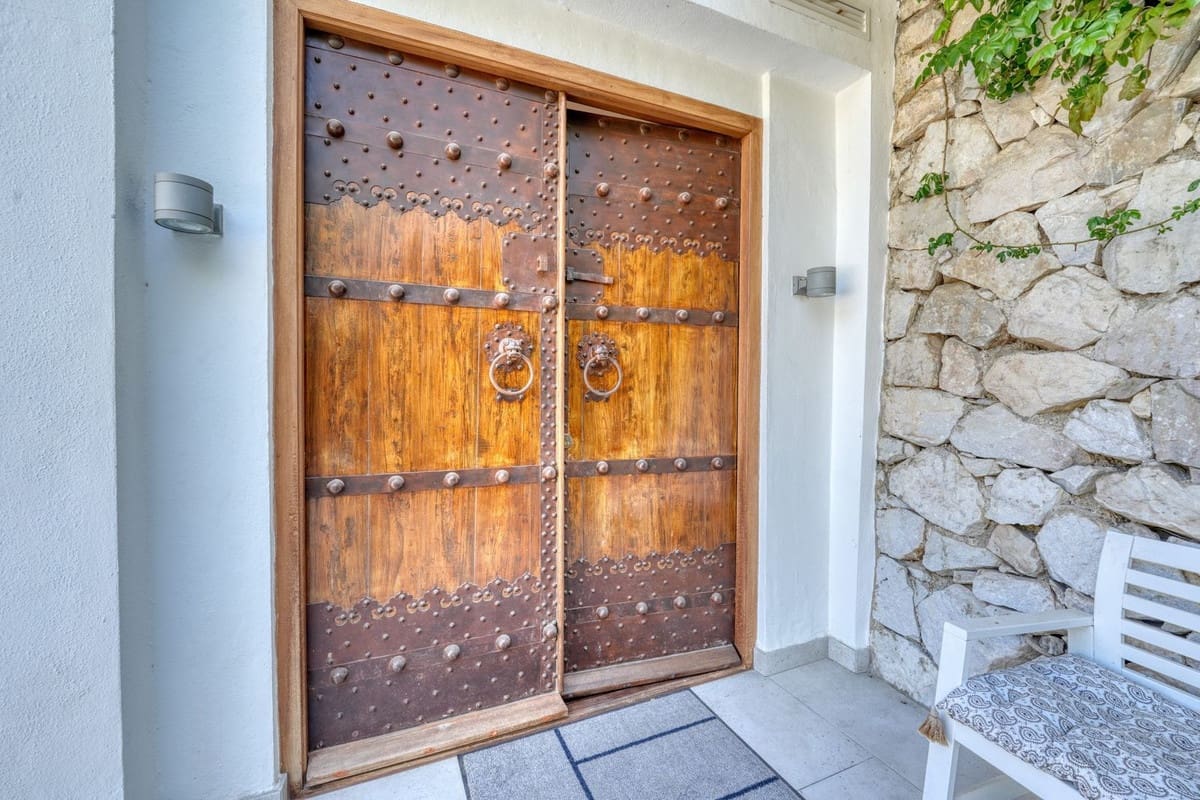 Chalet de 4 habitaciones en Benahavís en venta con piscina garaje - 2.950.000 € (Ref: 9854669)