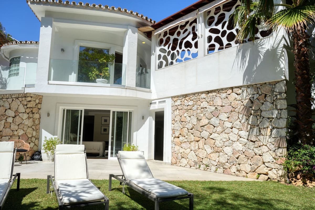 Chalet de 4 habitaciones en Benahavís en venta con piscina garaje - 2.950.000 € (Ref: 9854669)