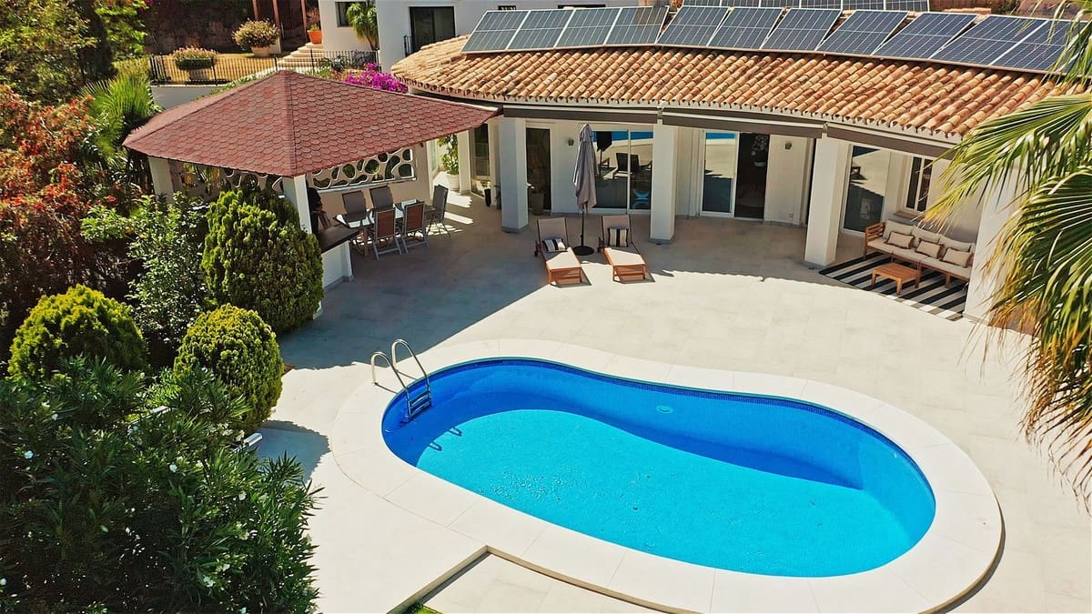 Chalet de 4 habitaciones en Benahavís en venta con piscina garaje - 2.950.000 € (Ref: 9854669)