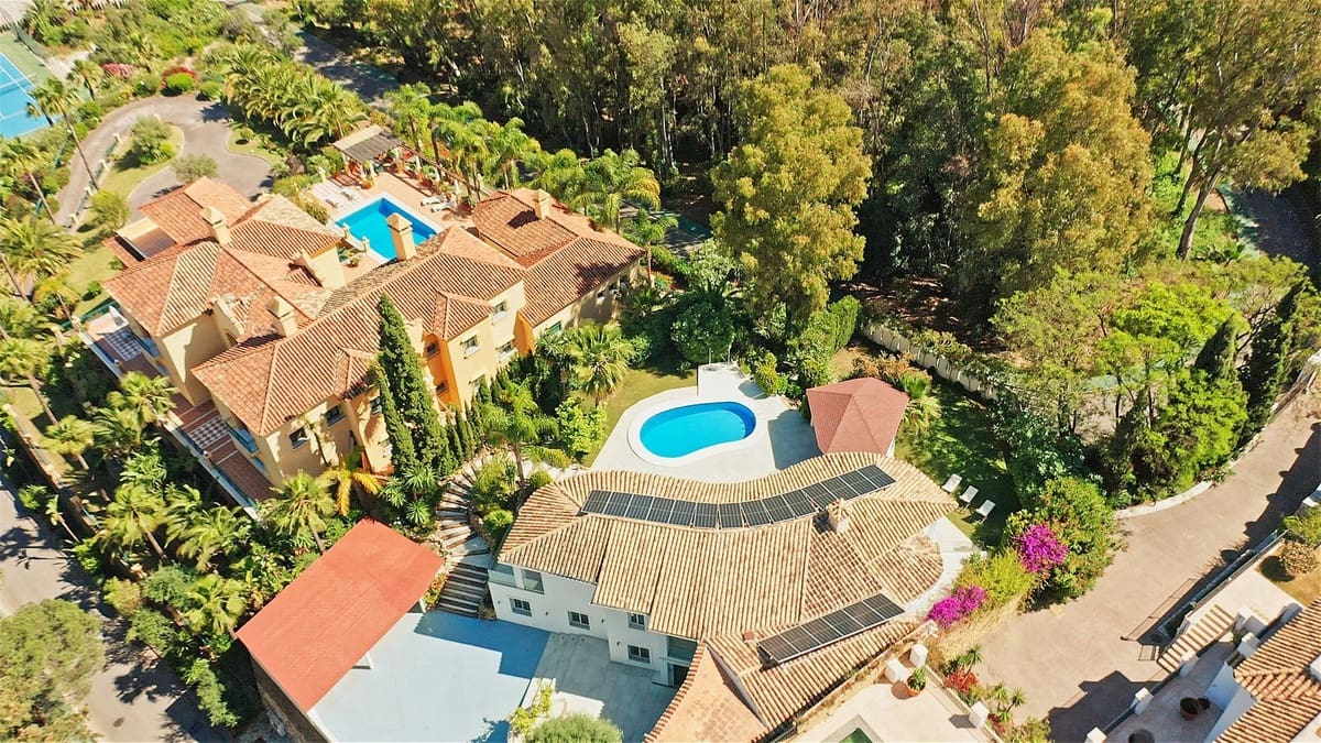 Chalet de 4 habitaciones en Benahavís en venta con piscina garaje - 2.950.000 € (Ref: 9854669)