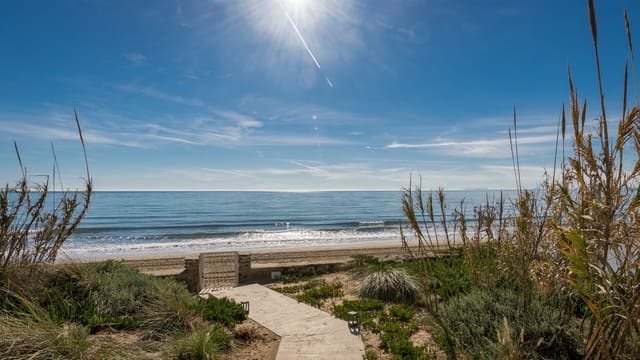 5 soverom Villa til salgs i Costabella, Marbella med svømmebasseng garasje - € 6 500 000 (Ref: 9856251)