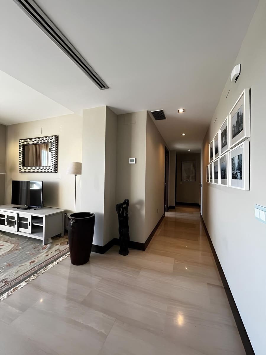 1 bedroom Apartment for sale in Benahavis with pool garage - € 390,000 (Ref: 9859608)