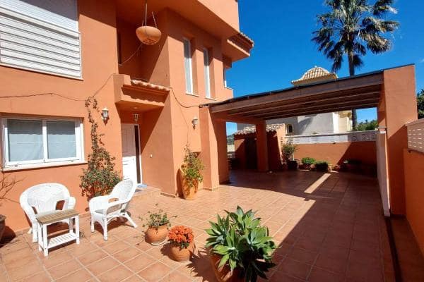 Pareado de 4 habitaciones en Calpe / Calp en venta con piscina garaje - 379.240 € (Ref: 10038967)
